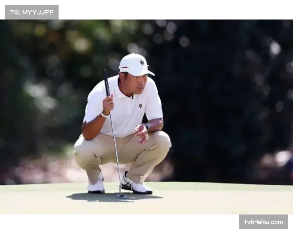 焦点：托马斯与父亲兼教练调整挥杆平面，效果初显